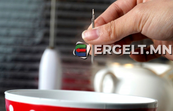 Нөхрийнхөө хоолонд зүү хийсэн эмэгтэйд 2.6 жил хорих ял оноожээ