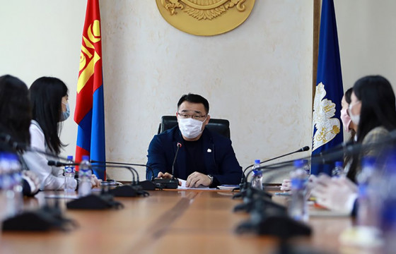 Дуучин С.Гантогоо, реппер Н.Цэцэнбилэг, “Positive Mongolians” төслийг санаачлагч  Э.Дөлгөөн нар Хүүхдийн элч боллоо