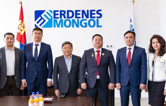 Тэтгэврийн зээлгүй ахмадуудад олгох 216 тэрбум төгрөгийг бүрдүүлж өгсөн 