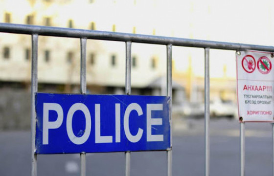 Коронавирусийн халдвартай иргэн гурван давхрын цонхоор унаж, амиа алджээ