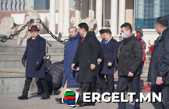 Н.Энхбаяр намаа Цэцийн даргын суудлаар сольсон уу