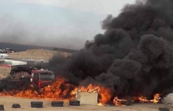 Замын-Үүдээс Улаанбаатар руу 26 тонн ачаа ачиж явсан автомашин шатжээ