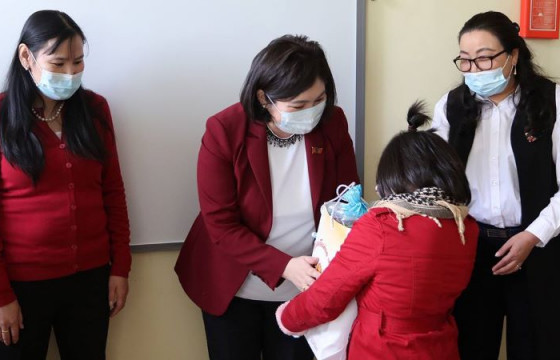 25 дугаар сургуулийн сурагчдыг шагналаа