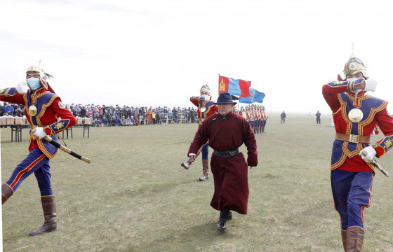 Баянхонгор аймгийн нутагт орших Их Богд хайрхны тэнгэрийг тайх анхны төрийн тахилгын ёслол боллоо