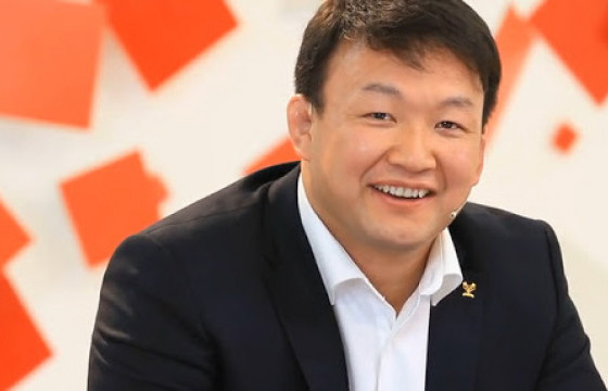 Н.Түвшинбаяр ажлаа өгөхөөс татгалзаж, МҮОХ-ны тамгаа авч зугтжээ