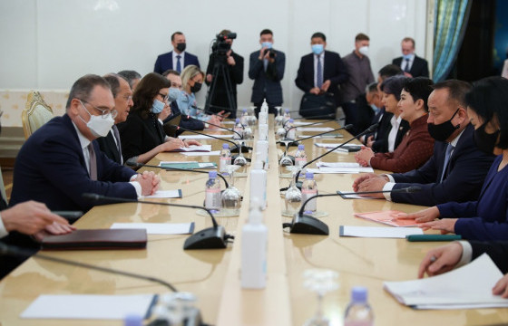 Гадаад харилцааны сайд Б.Батцэцэг ОХУ-ын Гадаад хэргийн сайд С.В.Лавровтай хэлэлцээ хийв