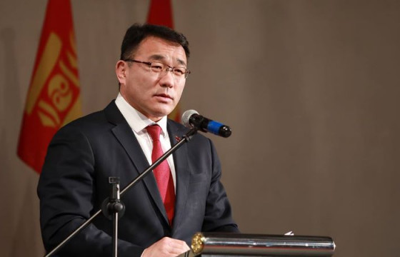 Д.СУМЪЯАБАЗАР:  Хууль, эрх зүйгээ сайжруулснаар хотын тулгамдсан асуудлаа шийдвэрлэж чадна