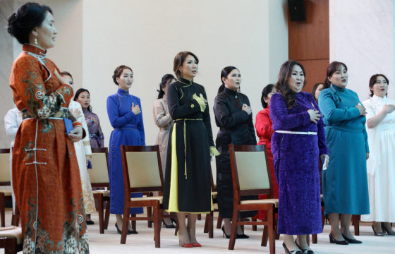  953 ээжид өнөөдөр “Эхийн алдар” одон гардууллаа