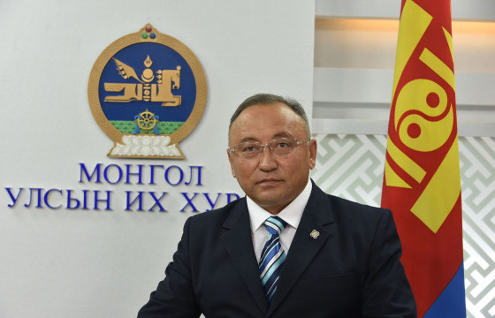 Б.БЕЙСЕН: Би нэг удаа прокурорын байгууллагад очиж тайлбар өгсөн