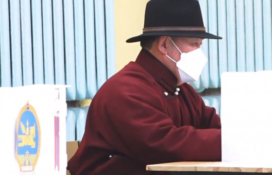 Монгол Улсын Ерөнхийлөгч Х.Баттулга 16:00 цагт саналаа өглөө