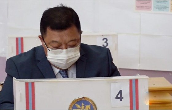 С.ЭРДЭНЭ: Манай гэр бүлийн хүний эгч 100 мянган төгрөг авч, санал өгсөн байна лээ