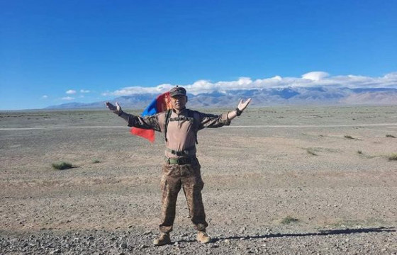 Э.Даваажамц Говь-Алтай аймгийн Шарга суманд ирлээ