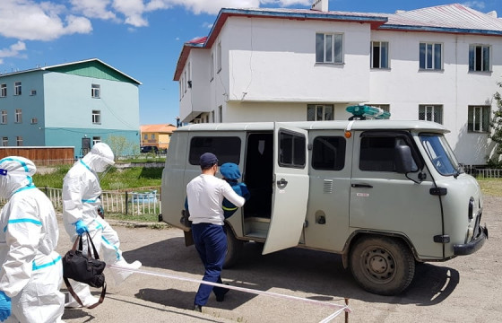 Коронавирусийн халдвар авсан 99 настай буурай эдгэрч, эмнэлгээс гарчээ