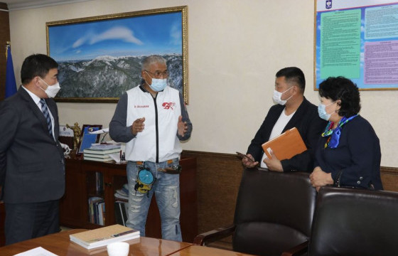 Зүрхний хагалгаанд орох шаардлагатай 10 хүүхдийн зардлыг шийдвэрлэжээ