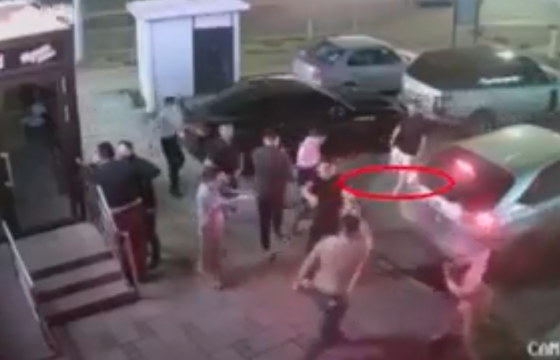 Гудамжинд танхайрсан иргэнийг эрүүлжүүлж, үрлэн сумтай тоглоомон бууг нь хураажээ