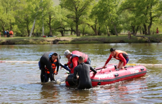 Нийслэлийн Аврах ангийн алба хаагчид усны ослоос хоёр иргэнийг аварчээ