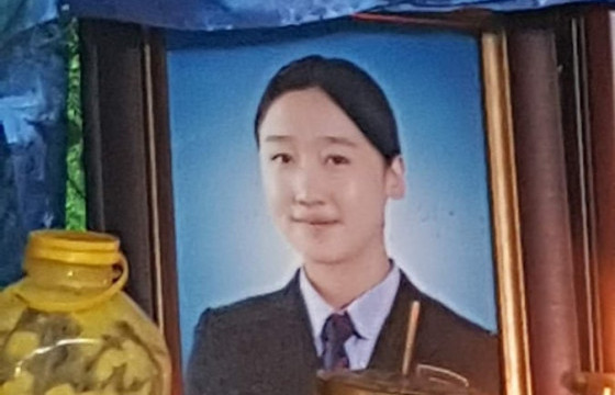 Талийгаач Э-ийн ээж Ч: Охин минь найзынхаа төрсөн өдөрт яваад, учир битүүлгээр амиа алдчихаад байхад хэргийг нь хаачихлаа