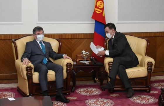 Байнгын хорооны дарга Б.Баттөмөр Элчин сайд И.К.Азизов нар хамтын ажиллагааны талаар санал солилцлоо