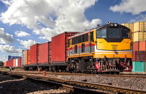 Тяньжин боомтод саатаад байсан 3162 чингэлгийн 943 нь Замын-Үүдэд буужээ