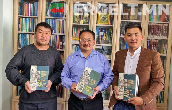 Э.ЭРДЭНЭДАЛАЙ: Д.Ганболд ах бол залуу зохиолч бидний “Өндөр ах”