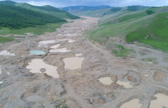 Орхон голд уурхайн ус цутгаж бохирдуулжээ