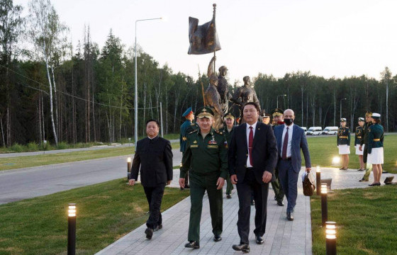 Батлан хамгаалахын сайд Г.Сайханбаяр ОХУ-д ажлын айлчлал хийж байна