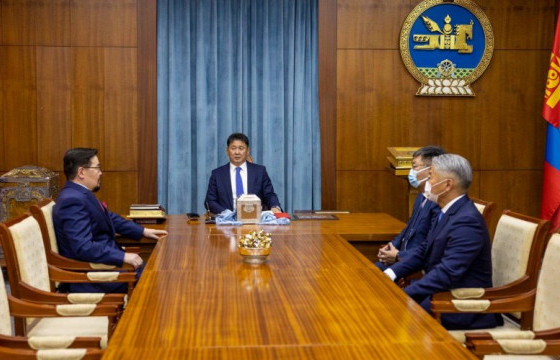 Ерөнхийлөгч У.Хүрэлсүхэд УИХ-ын дарга, Ерөнхий сайд нар бараалхлаа