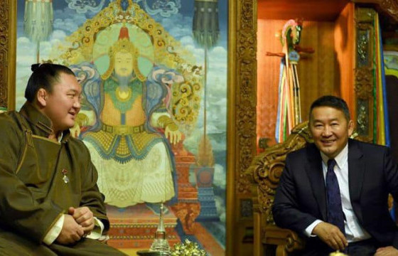 М.ДАВААЖАРГАЛ: Төрийн тамгыг ёс төртэй, хүндэтгэлтэй хүлээлгэн өгсөн Х.Баттулга танд эрүүл энхийг хүсье