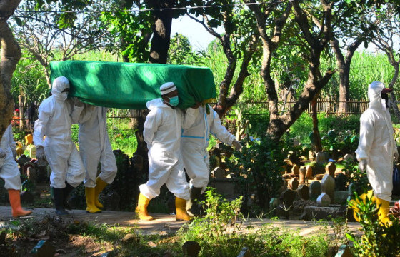 Хятад вакцинаар хүн амаа дархлаажуулсан улсууд одоо халдвартайгаа тэмцэж байна