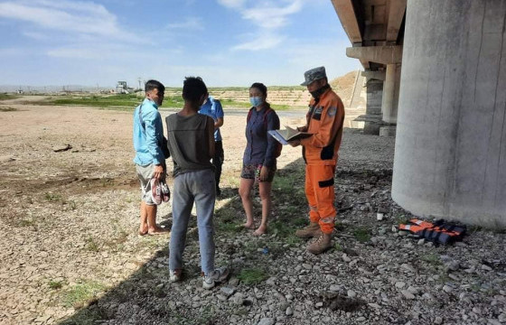 14 настай хүүхэд будаг шингэлэгч үнэртэж, мансуурсан байдалтай Туул гол руу орох гэж байсныг зогсоожээ