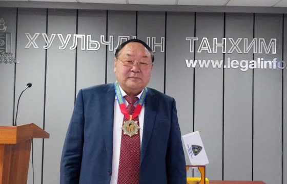 Гавьяат хуульч Н.Жанцан: Үндсэн хуульд нэмэлт өөрчлөлт оруулах нь нэг намын хийх ажил биш