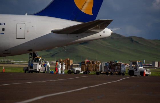 85410 тун “Pfizer” болон 81 хайрцаг “AstraZeneca” вакцин авчирчээ