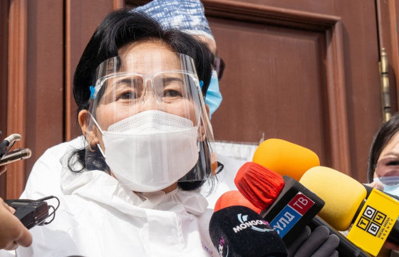 Х.АРИУНАА: Эрүүл мэндийн эмч, ажилтны цалинг хоёр дахин нэмэхийг шаардаж байна