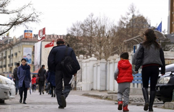 ИРГЭД: Засгийн газар “ШАТАХУУНЫ ҮНИЙГ НЭМЭХГҮЙ” гэж хэлээд иргэдэд “МОЛИГО” үмхүүлчихлээ