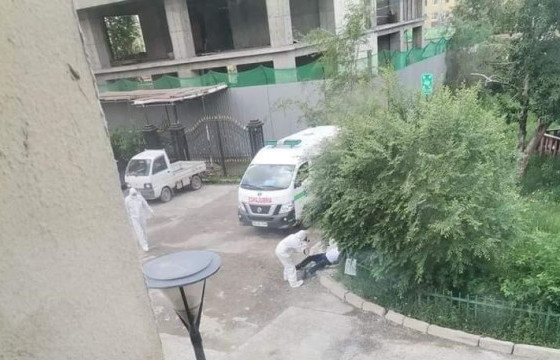 Талийгаачийн дүү М: Амь тэмцээд очсон ахыг минь нохой шиг хөөж, нас барсных нь  дараа хоёр цаг суугаагаар нь байлгасан “Энэрэл” эмнэлгийнхэнд гомдолтой байна