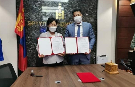 ​Эмч, ажилчдын цалинг хоёр дахин нэмэх тохиролцоонд хүрчээ