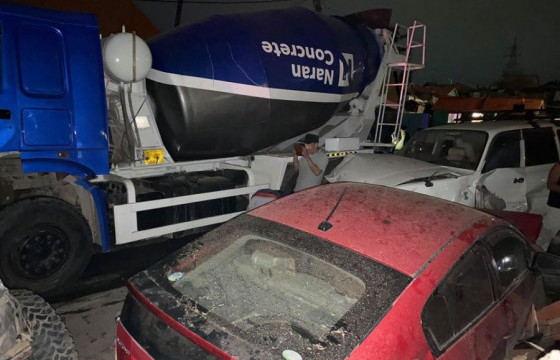 СЭРЭМЖЛҮҮЛЭГ: Том оврын автомашины жолооч суудлын 11 автомашин мөргөжээ