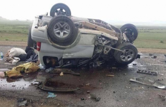 Зам тээврийн ослын улмаас НЭГ САРТАЙ НЯРАЙ гэмтжээ