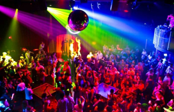 Баар, цэнгээний газрууд 22:00 цаг хүртэл ажиллаж эхэлжээ