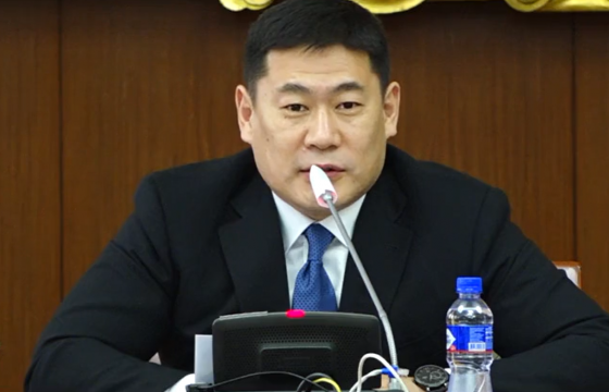 Ерөнхий сайд суулт зарласан эмнэлгийн салбарынхантай уулзаж байна