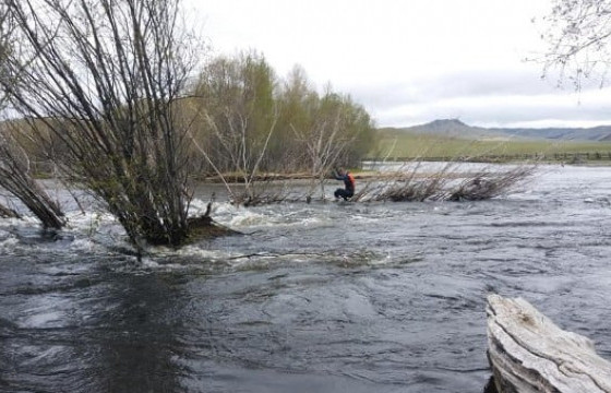 СЭРЭМЖЛҮҮЛЭГ: Сэлэнгэ мөрөнд хоёр иргэн осолджээ