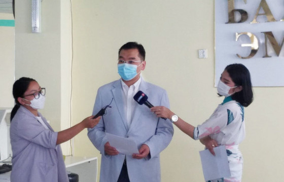 Нийслэл, орон нутгийн эмнэлгүүдэд 60 ширхэг хүчилтөрөгч, өтгөрүүлэгч аппарат, пульс хэмжигч багаж хандивлалаа