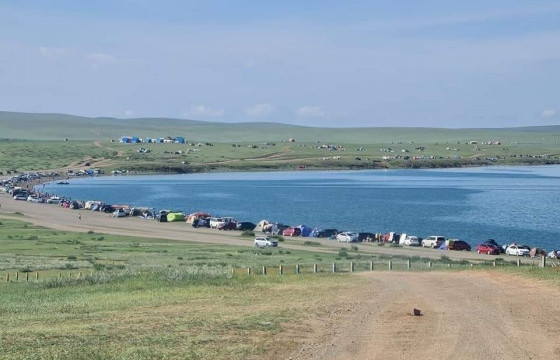 Ш.ҮҮРЦАЙХ: Өгий нуурыг тойрсон амралтын газар, жуулчны бааз бүгд дүүрсэн