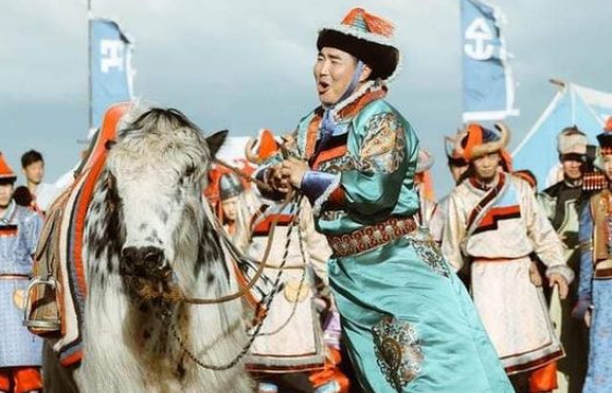 Г.АЛТАНШАГАЙ: Буриад хүн сарлаг унадаггүй юм гэж бултаараа загнав