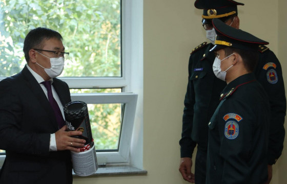 Батлан хамгаалахын дэд сайд олимпод оролцох “Алдар” спорт хорооны тамирчдад амжилт хүсэж, гарын бэлэг дамжуулжээ