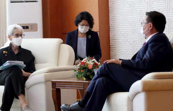 У.ШЕРМАН: Монголын ардчиллын туршлагаас суралцах зүйл их бий