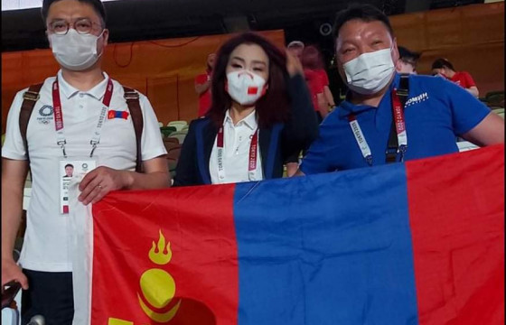 Олимпын нээлтийн үеэр төрийн далбааг барьж зогссон Г.Ганхүү тайлбар хийжээ