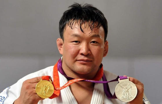 Багын найзаа зодсон Н.Түвшинбаяр аваргын хэрэг “гацжээ”