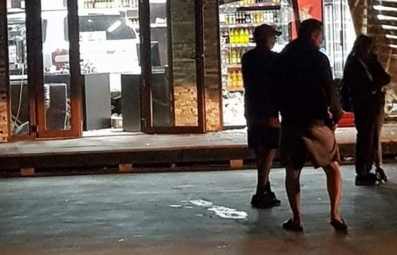 Жолоодох эрхгүй иргэн автомашин барьж, 