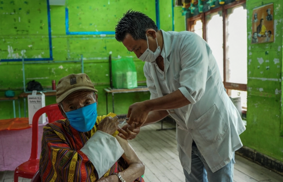 Бутан Улс долоо хоногийн дотор нийт насанд хүрэгчдийнхээ 90 хувийг дархлаажуулжээ